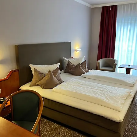 Victoria Hotel 3*