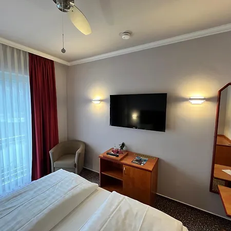 Victoria Hotel
