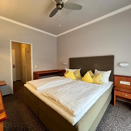 Victoria Hotel 3*